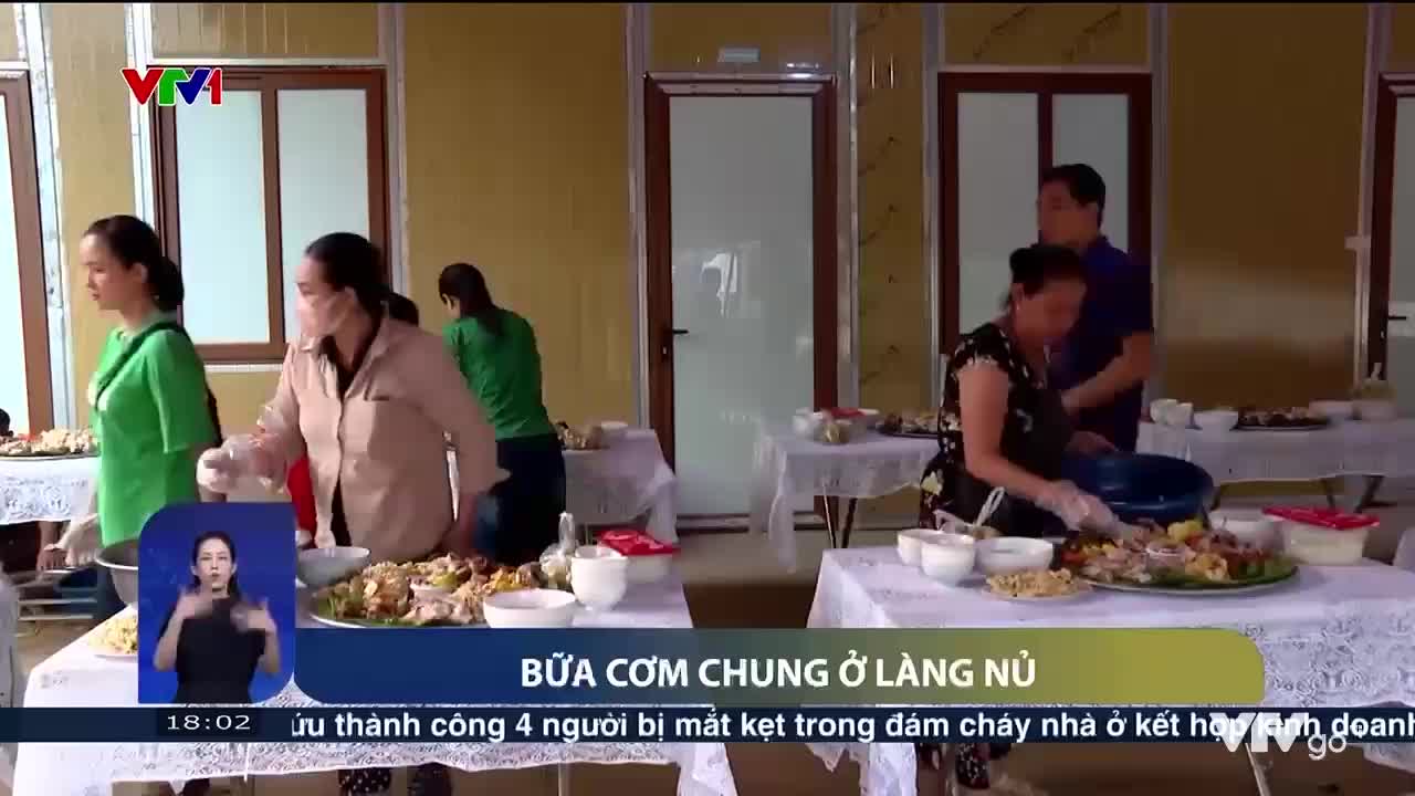 Bữa cơm chung ở Làng Nủ | Việt Nam hôm nay