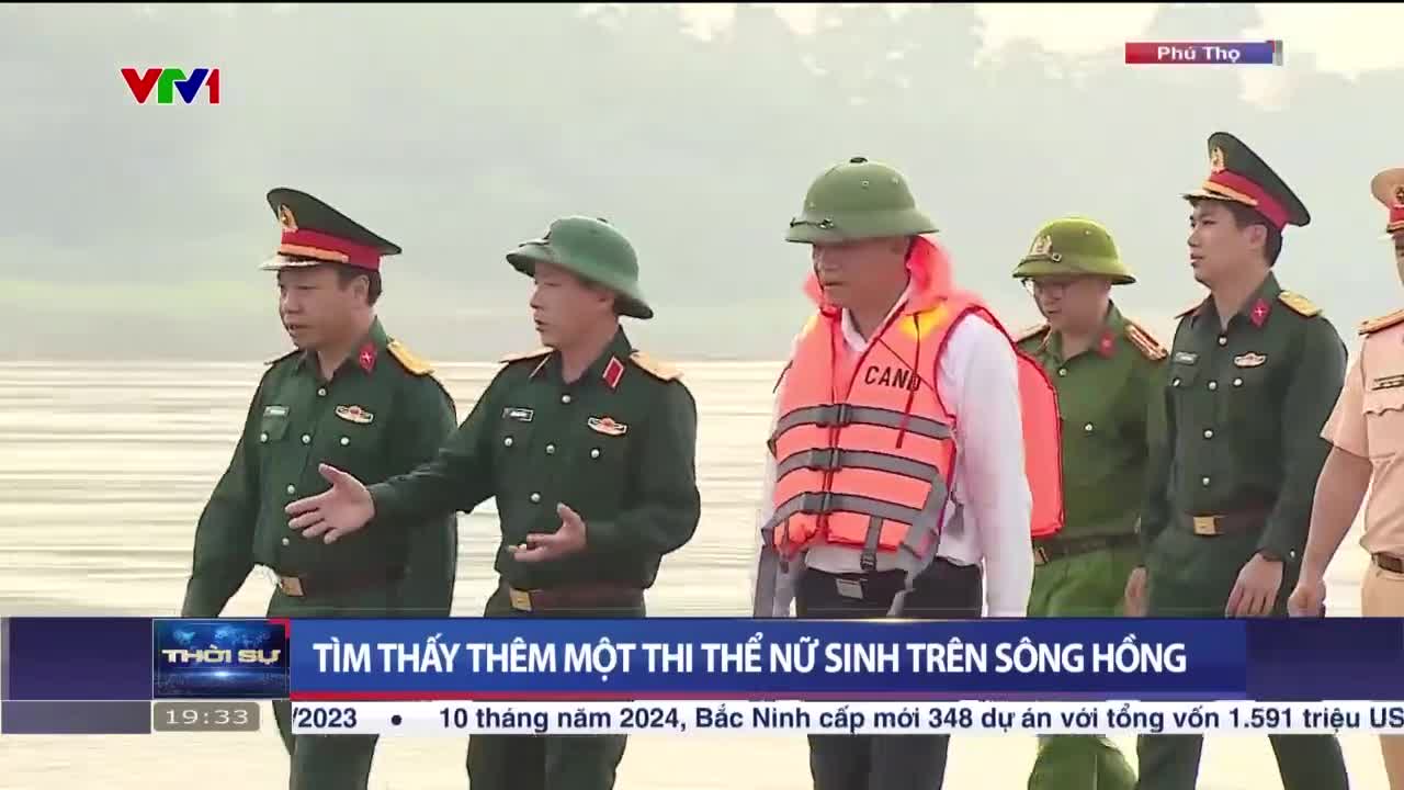 Tìm thấy thêm thi thể nữ sinh trên sông Hồng | Thời sự 19h